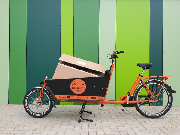Lastenrad mit smartem BT Fahrradschloss Lastenrad mit smartem BT Fahrradschloss